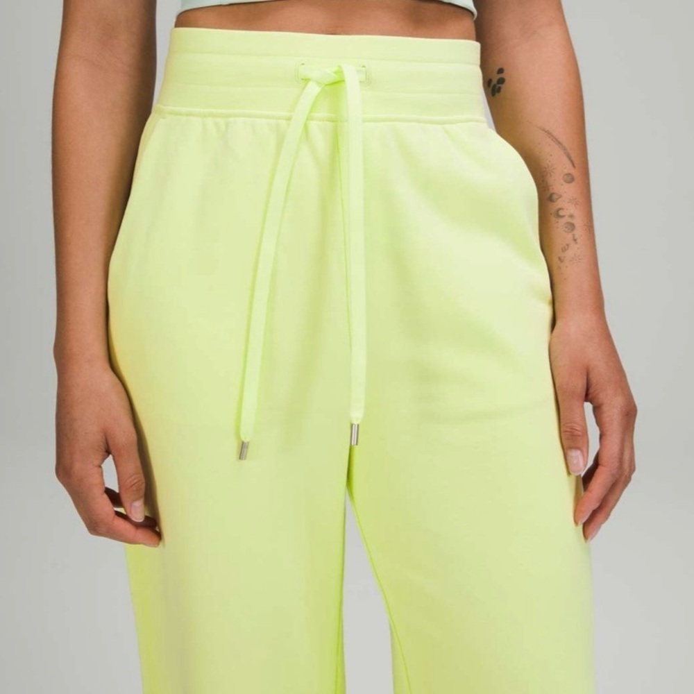 Lululemon Relaxed Fit Super-High Rise Full Length Jogger Sweatpants size 4 - Picture 5 of 13